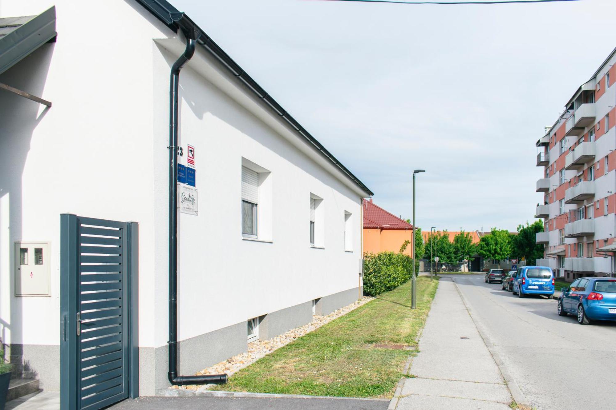 Goodlife Studio Apartment Pozega Exterior photo